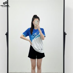 Áo thể thao xanh dương trắng phối họa tiết