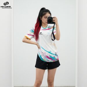 Áo Thun Thể Thao Trắng In Họa Tiết Sắc Màu Năng Động