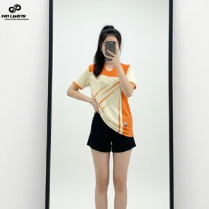 Áo thể thao kem nhạt phối cam