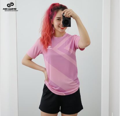 Áo thể thao nữ màu hồng pastel