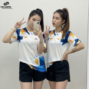 Áo bóng chuyền nữ màu trắng họa tiết hiện đại